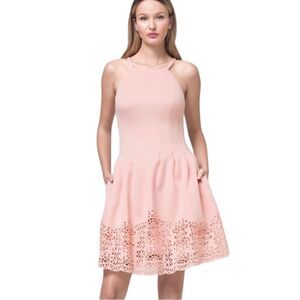 VINCE CAMUTO Size 14P Laser Detail Light Pink Dress has pockets!